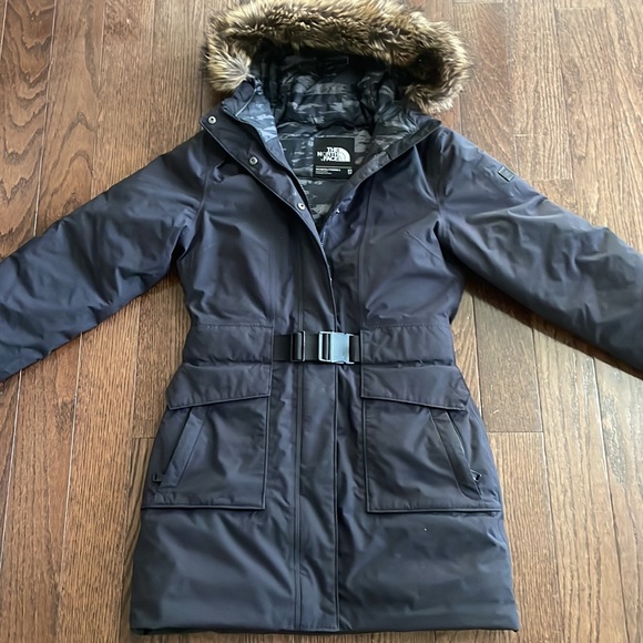 The North Face XS Women’s hooded parka with belt - Picture 4 of 12